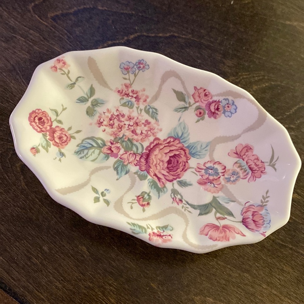 5/$25 Pretty pink peony soap dish